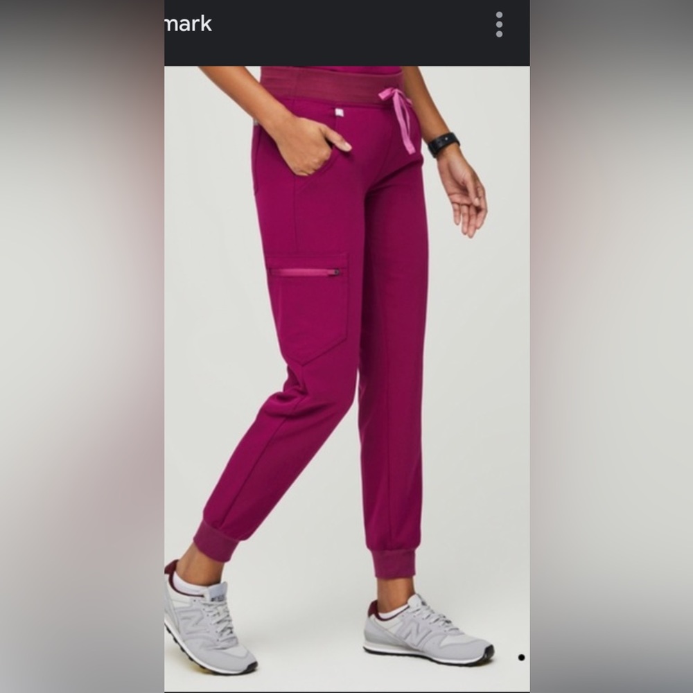 FIGS Nepal Skinny Jogger Scrub Pants in Dark Magenta - S